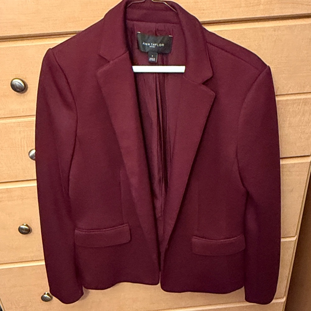 Ann Taylor Women's Burgundy Tailored Blazer